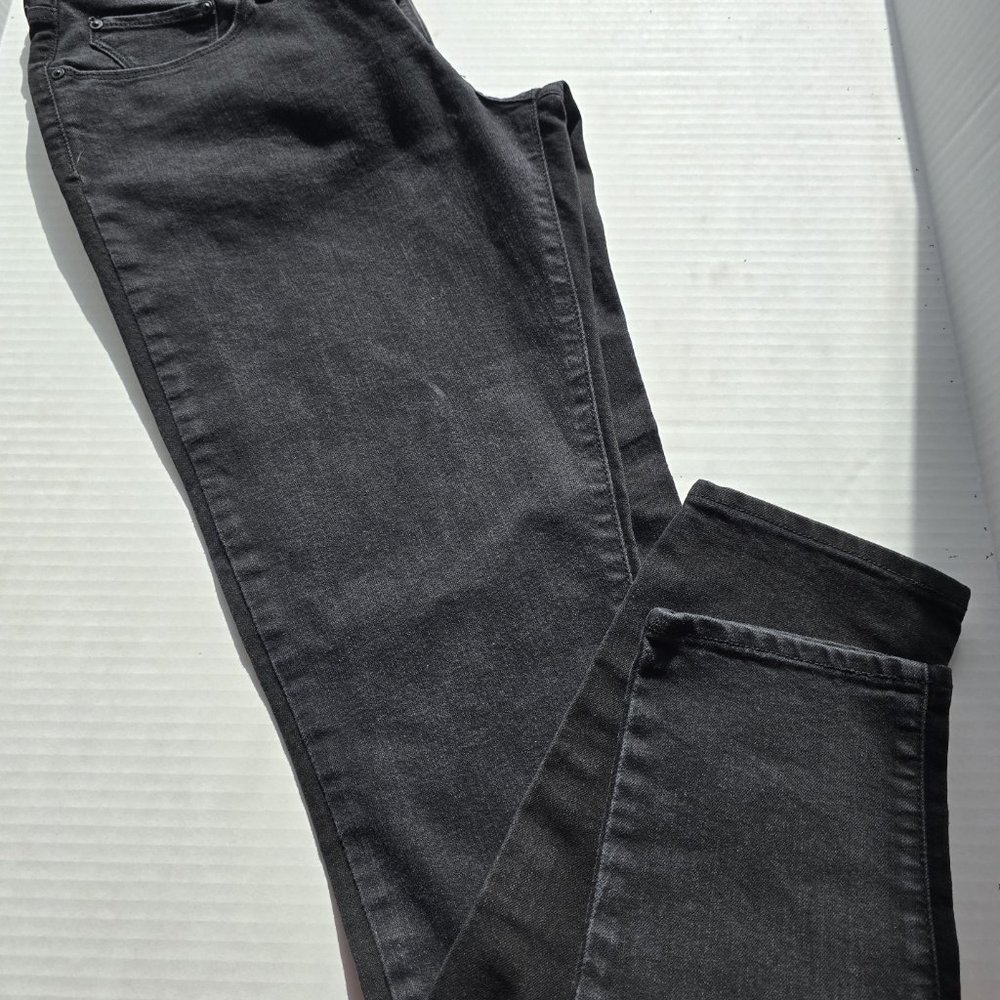 Black Levi's - Size 14 - Picture 5 of 8